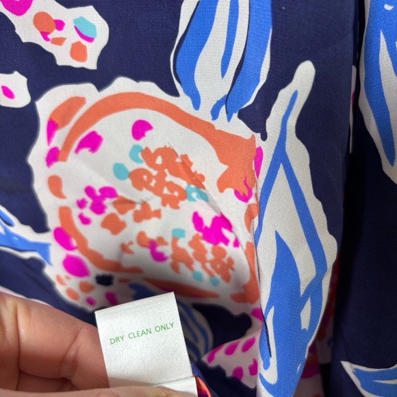 Lilly Pulitzer Alexandra Top Blouse Silk Women's Medium Blue Pink Resort Travel - Picture 11 of 12